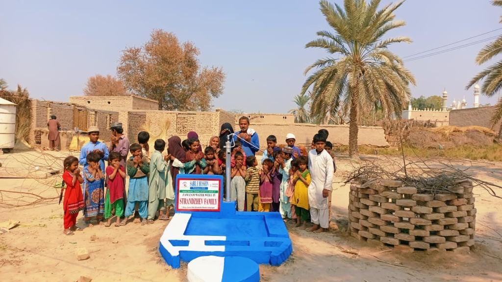 Clean-water project in Pakistan